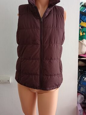 Old Navy Quilted Puffer Vest in Dark Brown